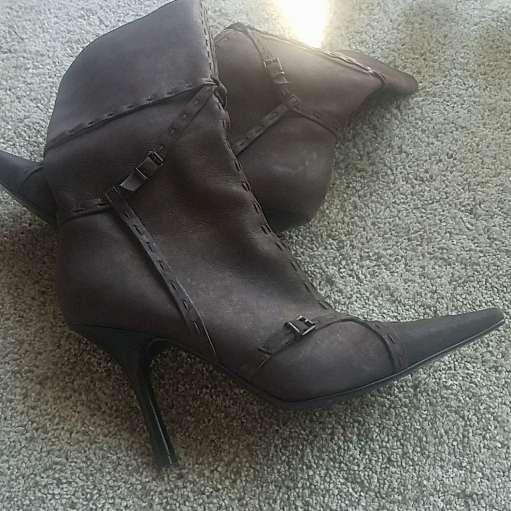 shoes - Picture 2 of 2